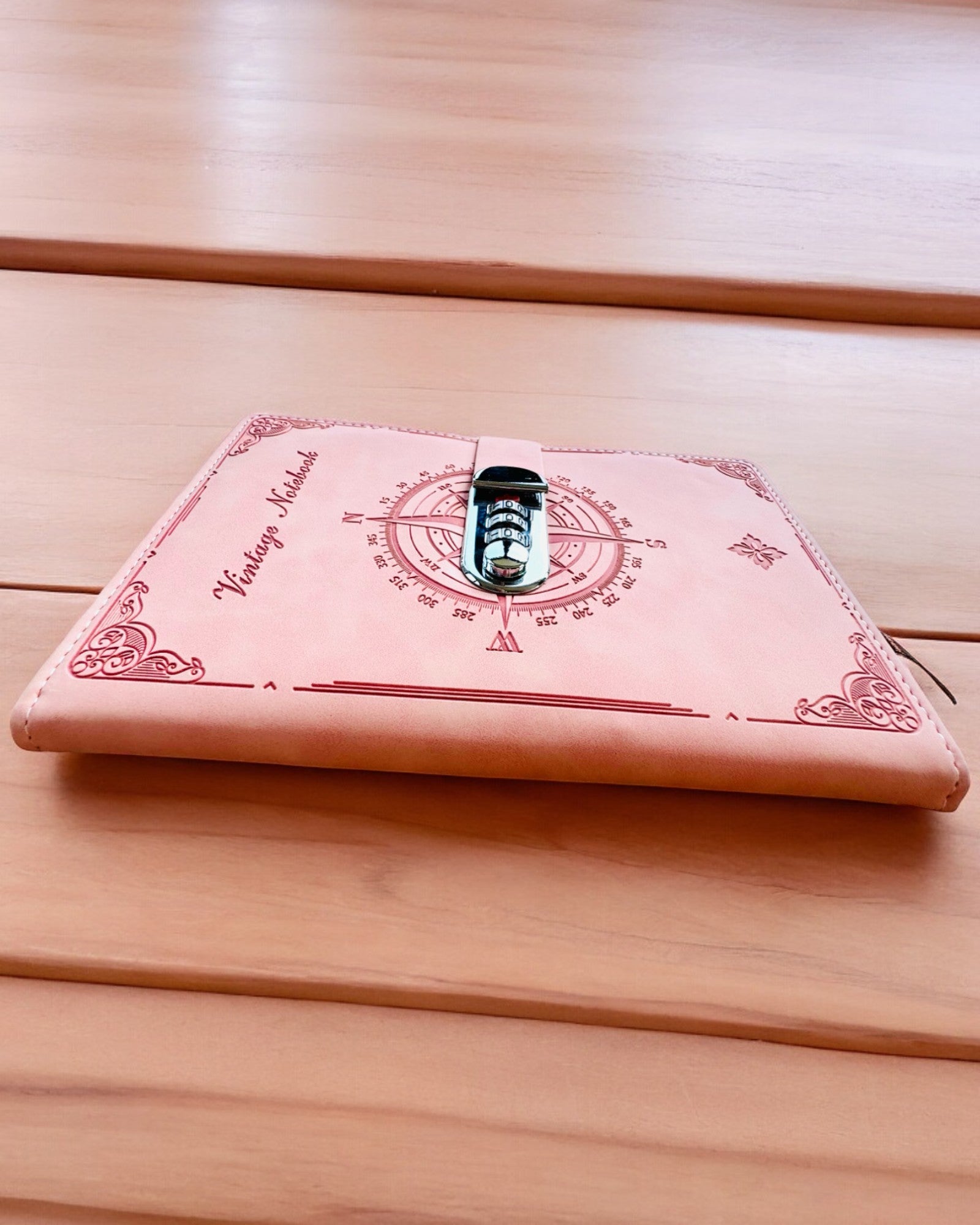 Caderno Secreto A5 Vintage com Fecho de Código - Escolha o Seu Estilo, personalização com gravação para presente