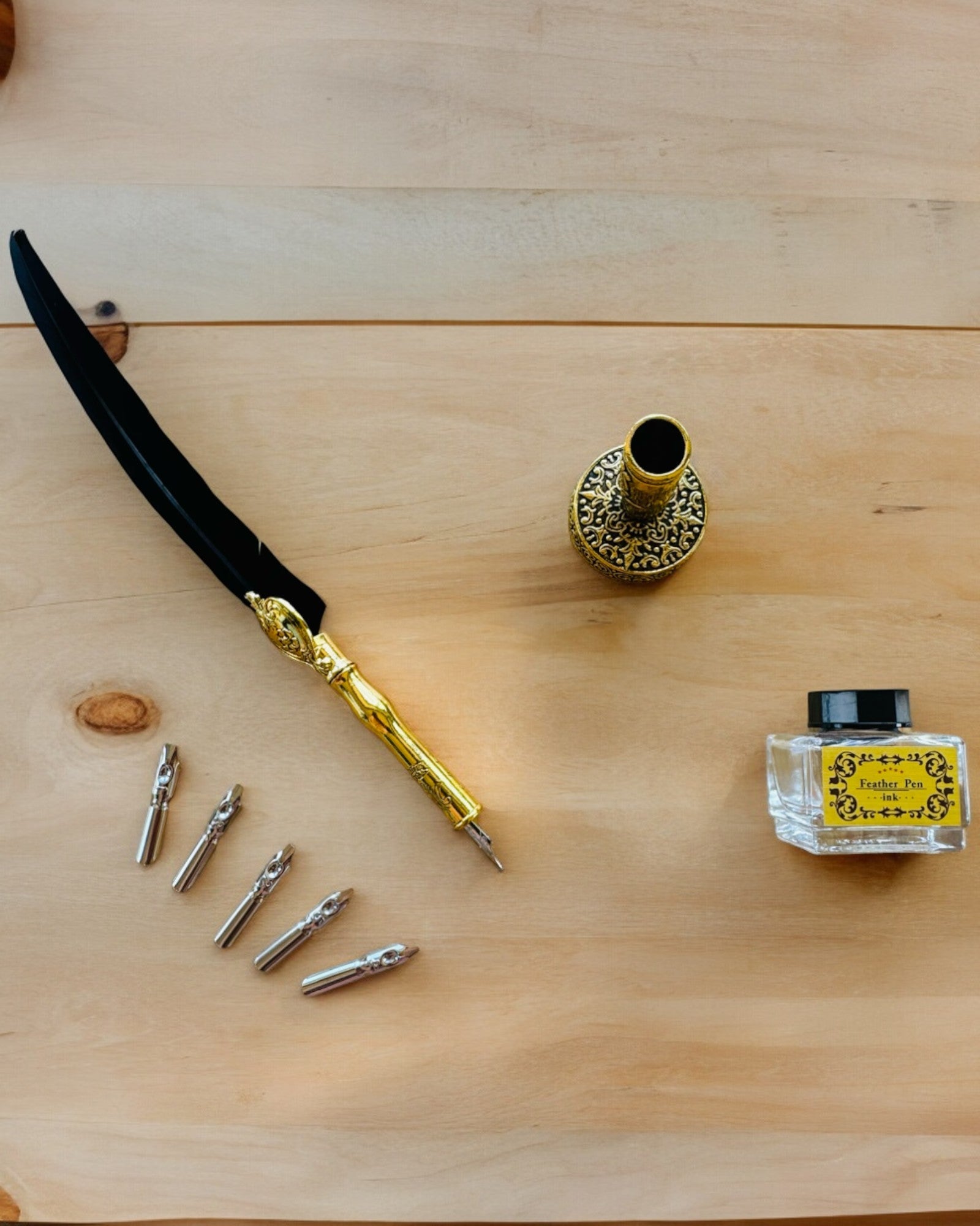 Pena Elegante de Ganso com Conjunto de Acessórios - Royal Quill, possibilidade de personalização com gravação