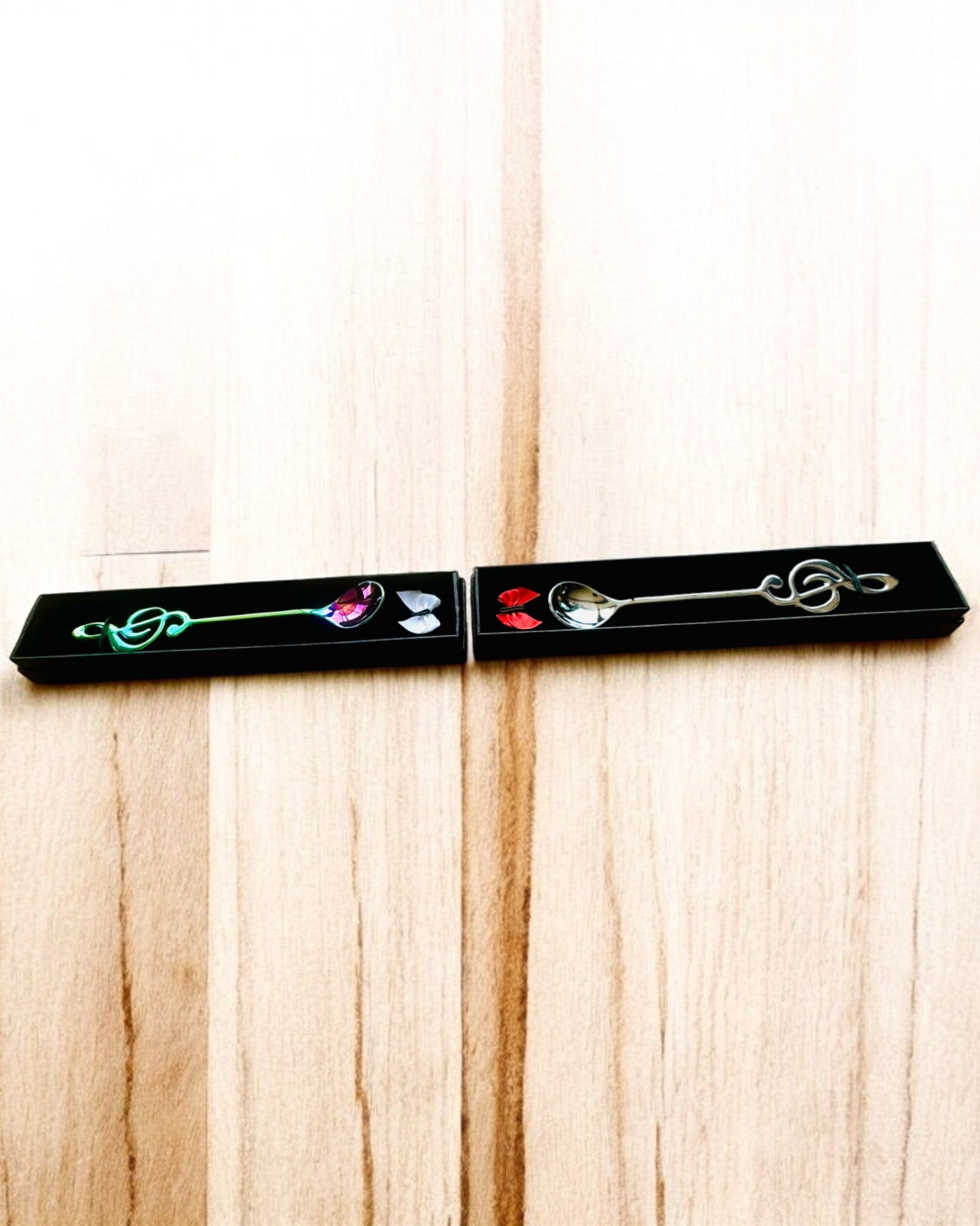 Colher Elegante com Chave de Sol – Personalizada para presente, 2 variantes de cor à escolha