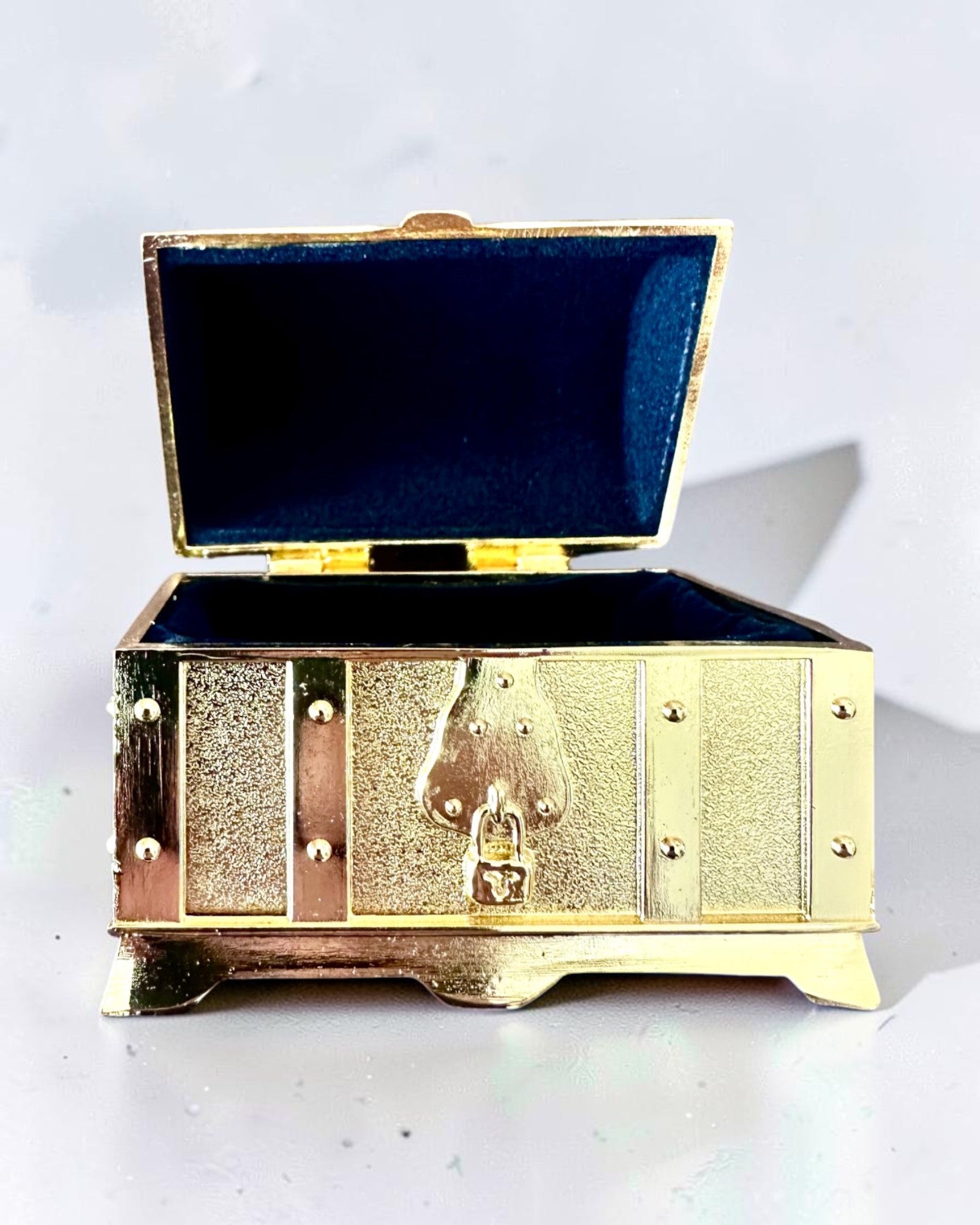 Baú do Tesouro Metálico Retro com Gravação - Caixa Prateada 7x5x5 cm