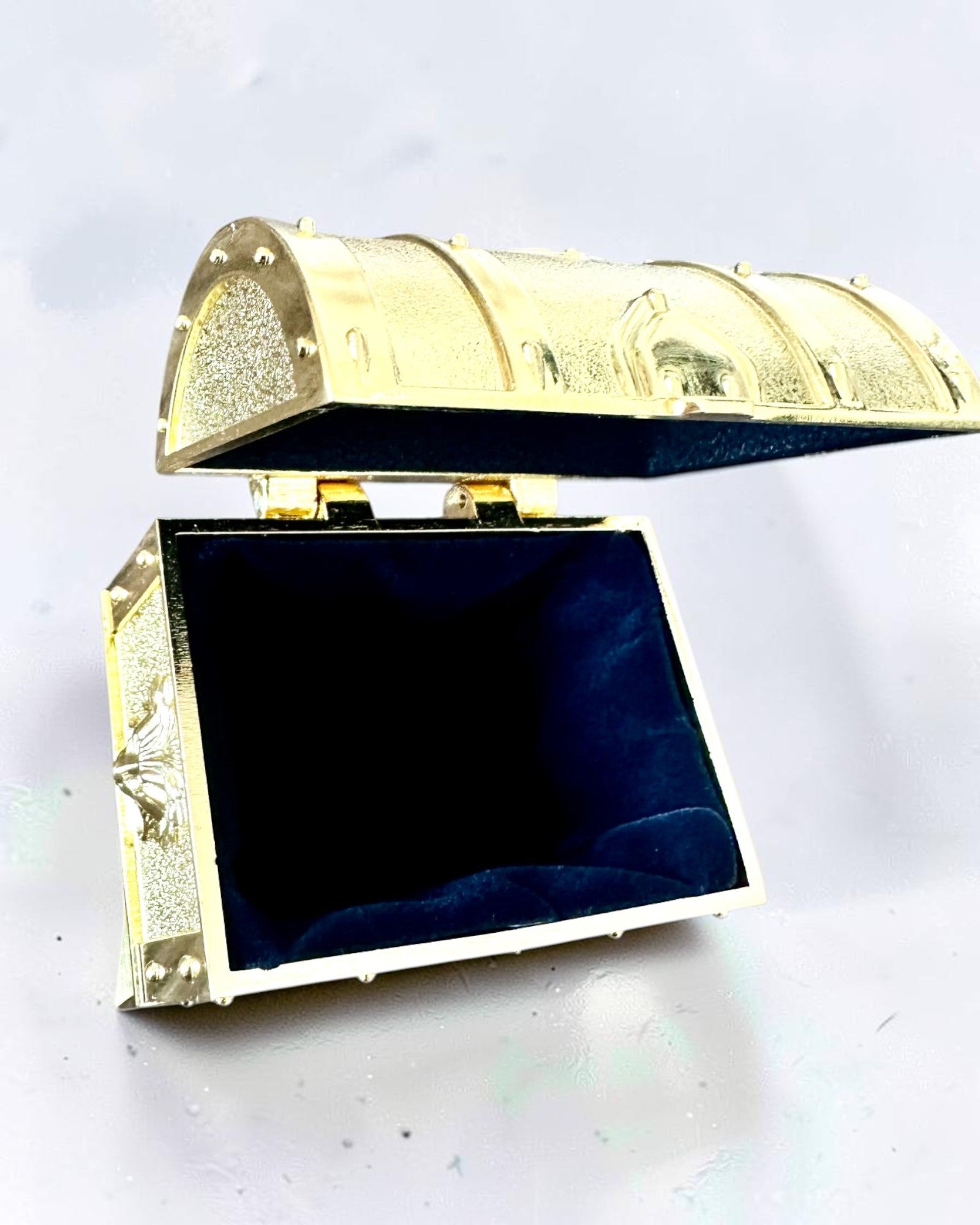 Baú do Tesouro Metálico Retro com Gravação - Caixa Prateada 7x5x5 cm