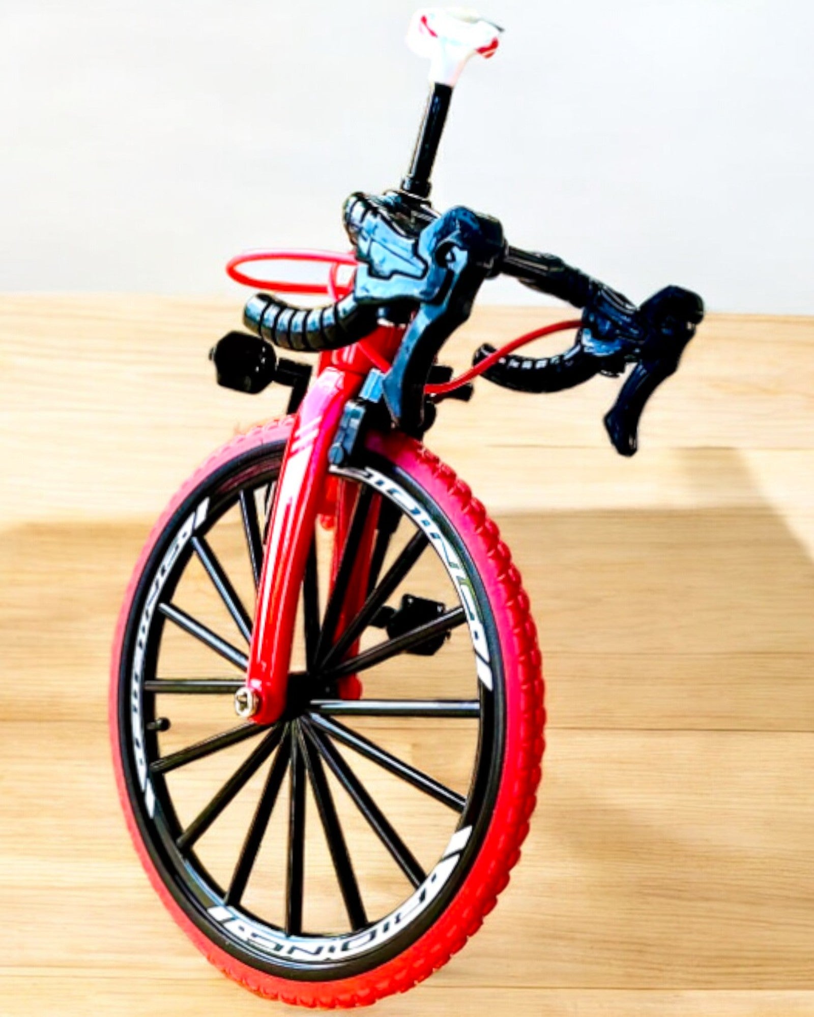 Modelo Miniatura de Metal Bicicleta Vermelha "SpeedMaster" personalização com gravação para presente, 2 variantes de cor