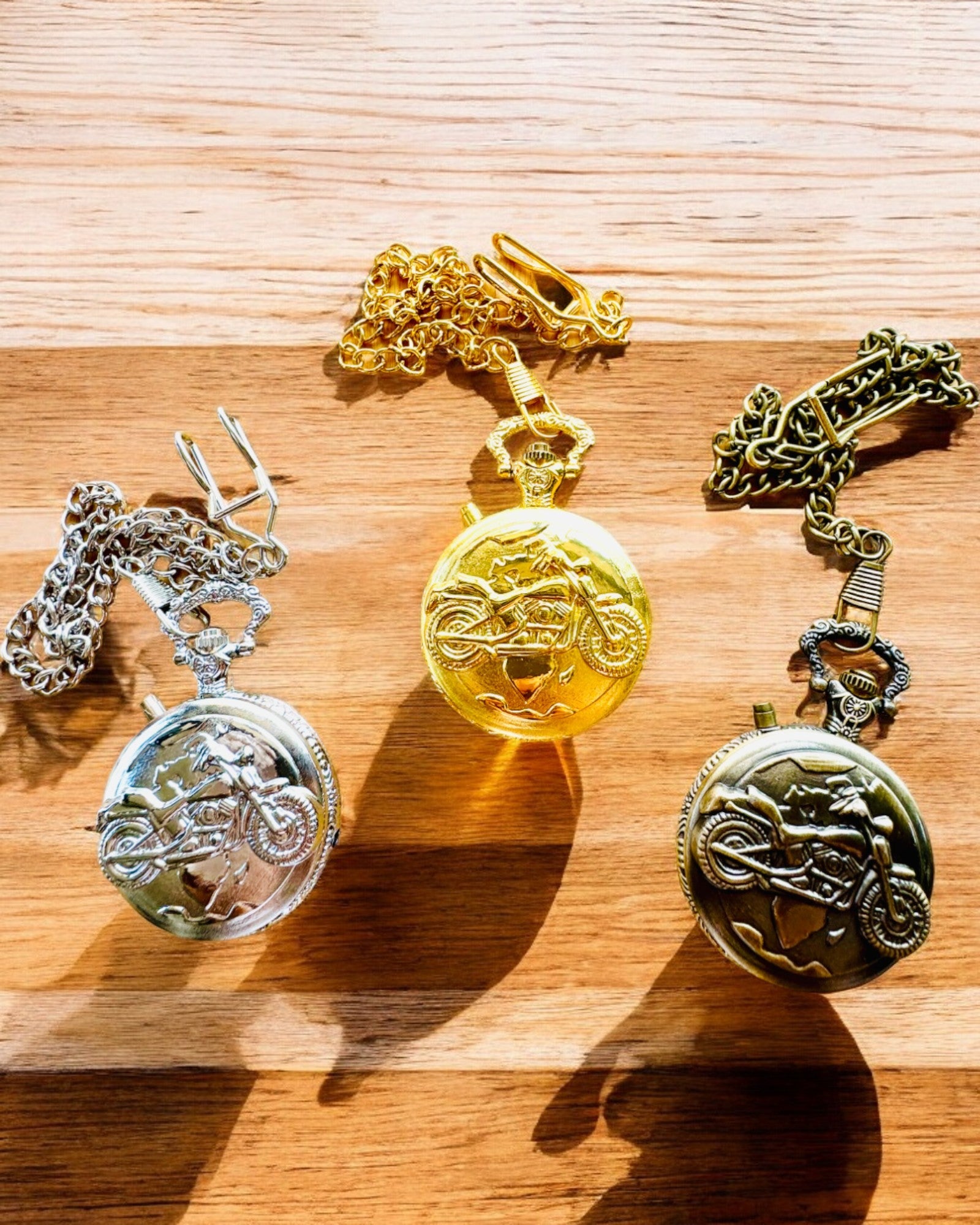 Relógio de Bolso "Motocyklowy Elegancik 2" – Gravação para presente, 3 variantes de cores