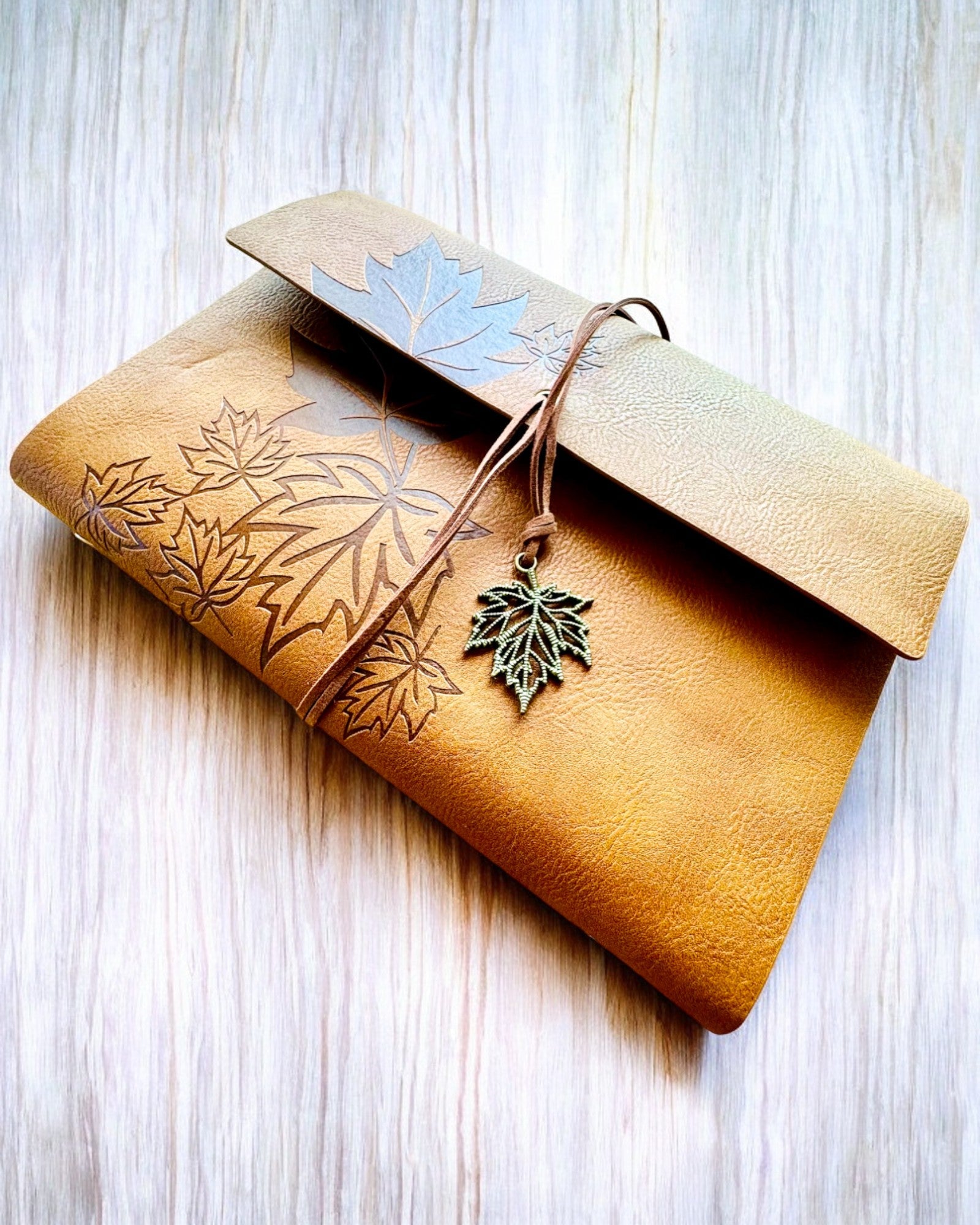 Bloco de Notas "Folhas de Outono" Formato A5, possibilidade de personalização com gravação para presente