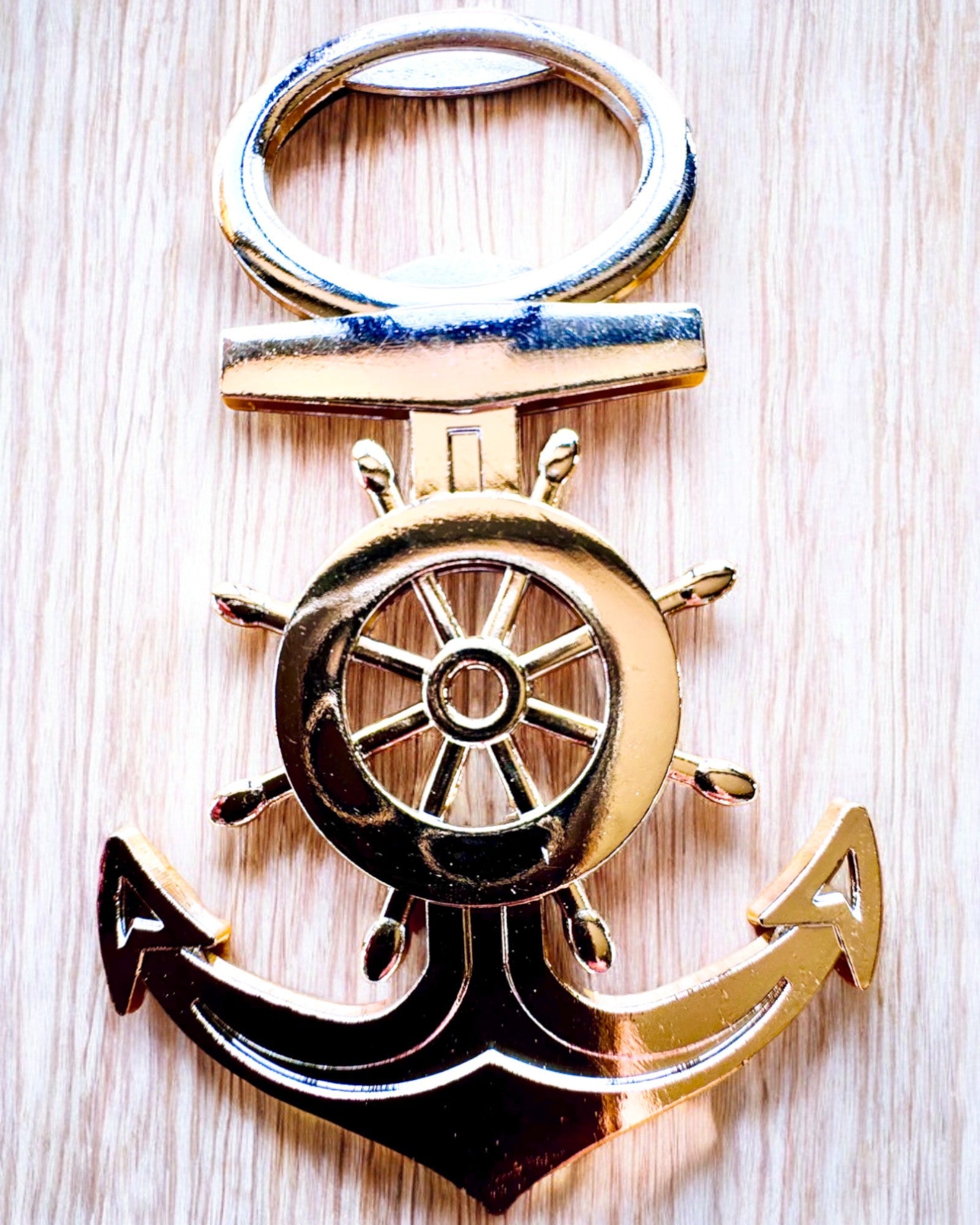 Abre-garrafas Capitão - possibilidade de personalização com gravação, cor prata