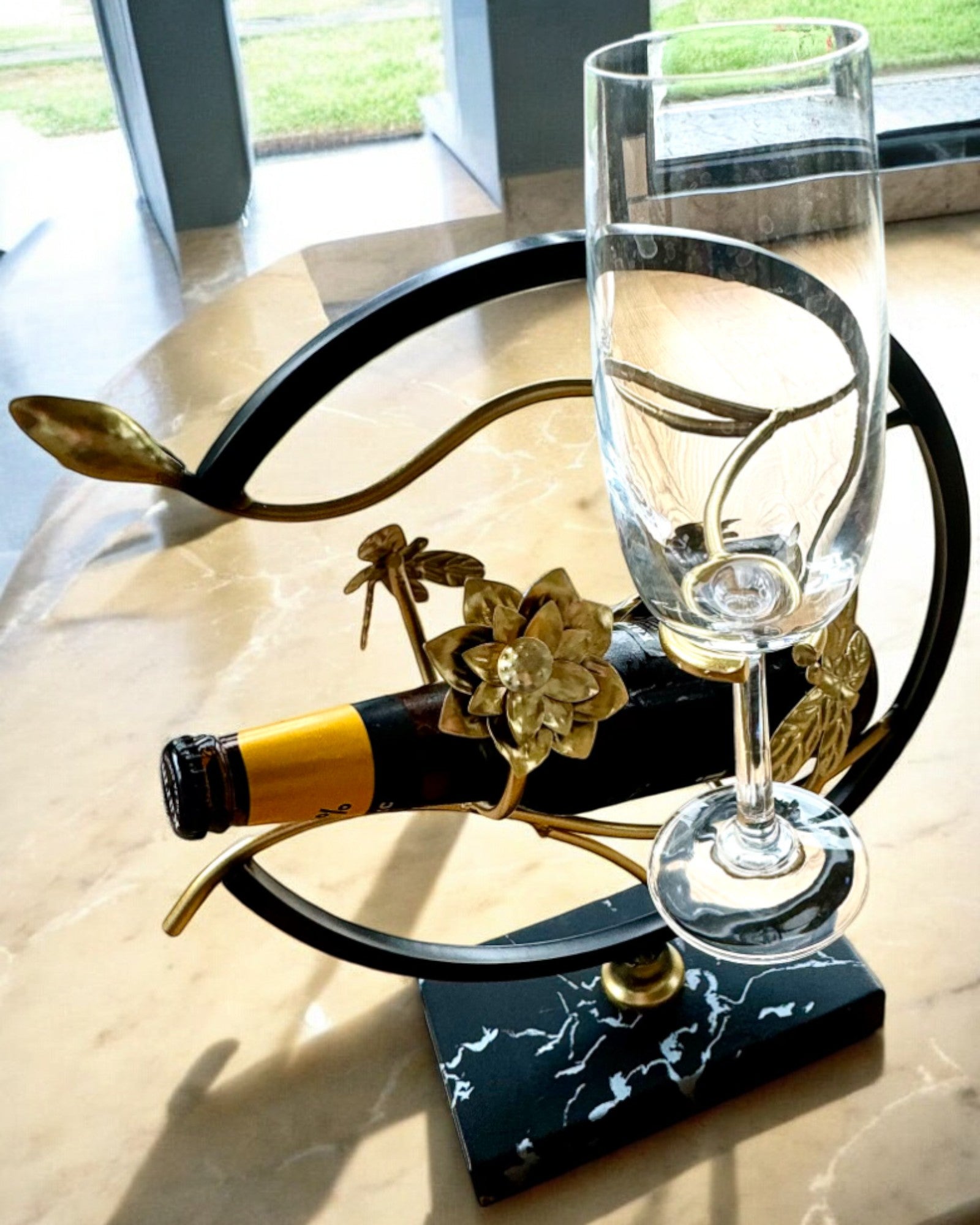 Suporte "Elegancki Owad" - para garrafa de vinho e copos, altura 33 cm, possibilidade de personalização com gravação para presente