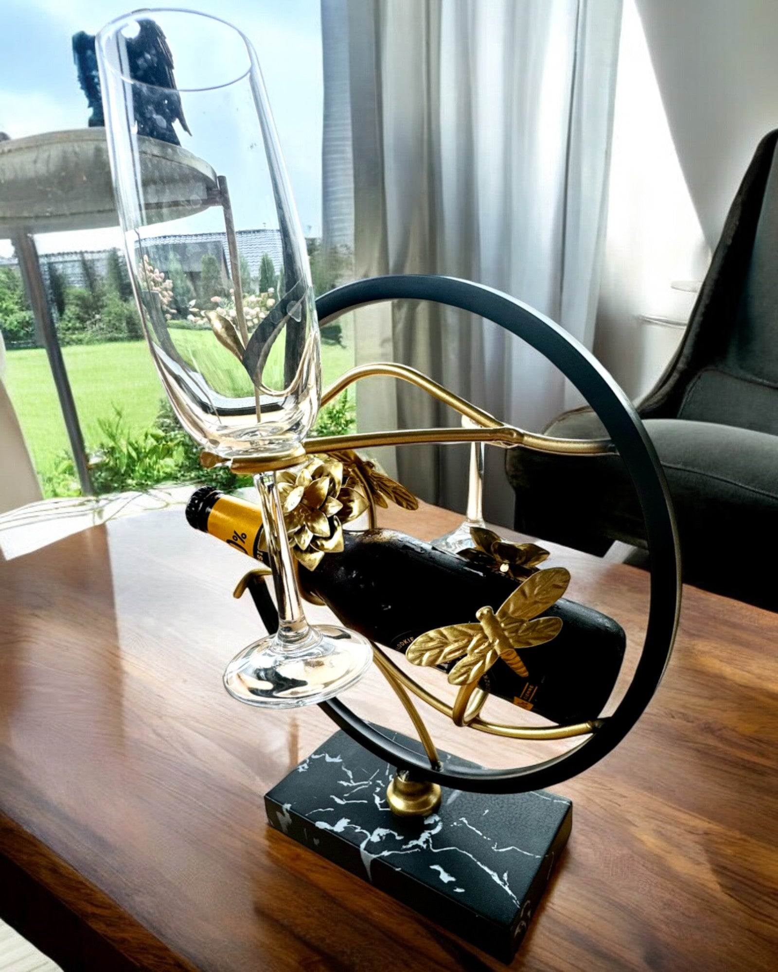 Suporte "Elegancki Owad" - para garrafa de vinho e copos, altura 33 cm, possibilidade de personalização com gravação para presente