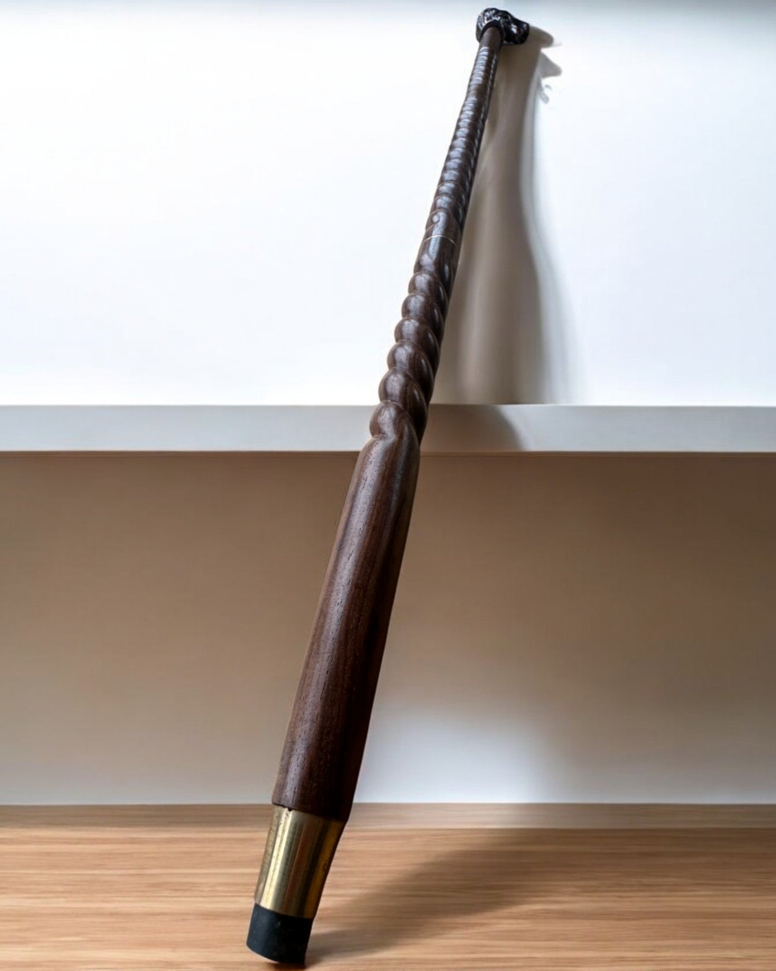 Guardião Lobo Bengala Esculpida à Mão, de Madeira, possibilidade de personalização com gravação