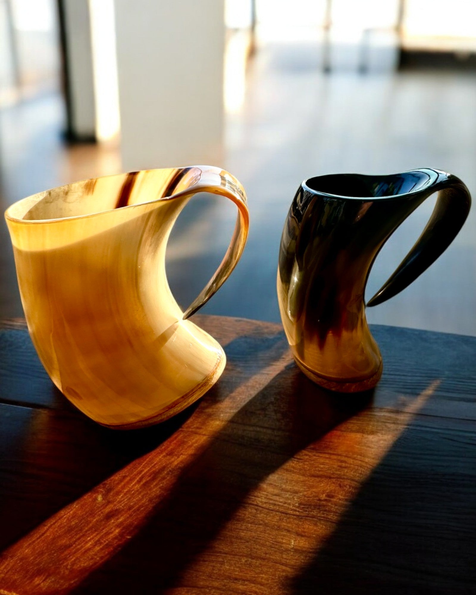 Compacto, 350 ml, Caneca Esculpida Obra-Prima com possibilidade de personalização com gravação - 2 variantes de cor