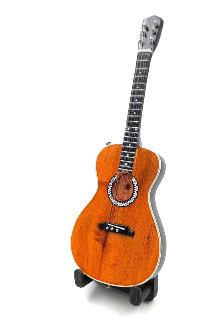 Mini Guitarra Clássica 15 cm no Estilo Paco de Lucia com Possibilidade de Personalização por Gravação