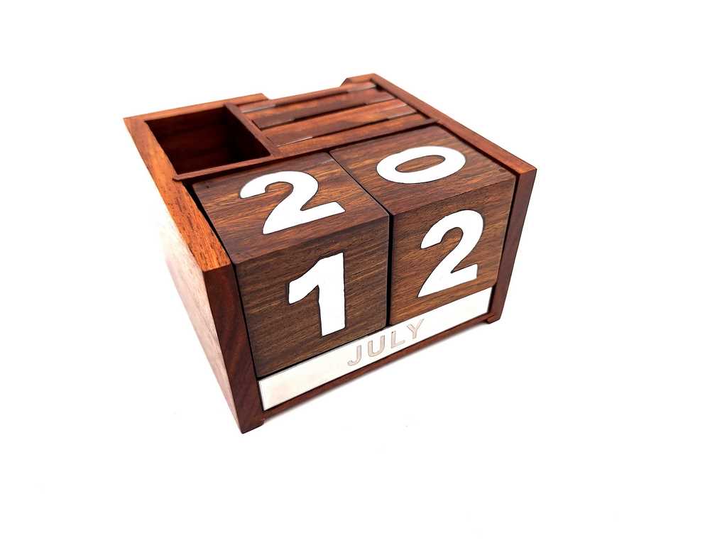 Calendário Perpétuo de Madeira CAL-1894 com Gravação Personalizada
