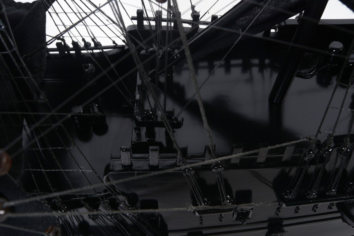 Modelo de Navio Pirata Pérola Negra BP80R com Possibilidade de Personalização por Gravação, comprimento 89 cm, presente exclusivo para qualquer ocasião, artesanato artístico, base em madeira