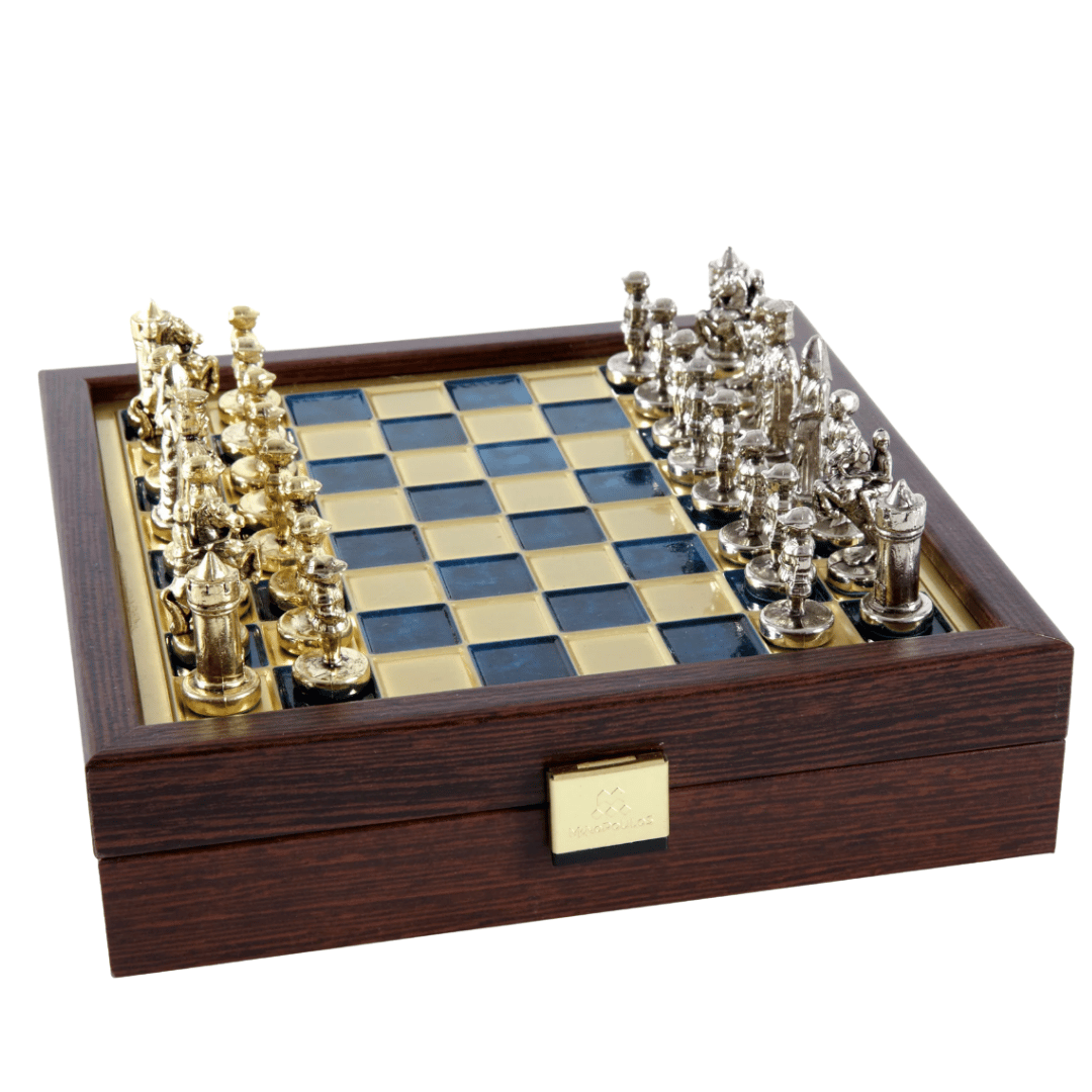 Elegante conjunto de xadrez premium em latão, 20x20cm, Bizâncio, com gravação personalizada - Presente ideal para jogadores de xadrez e amantes de história - Peças feitas à mão com acabamento dourado e prateado