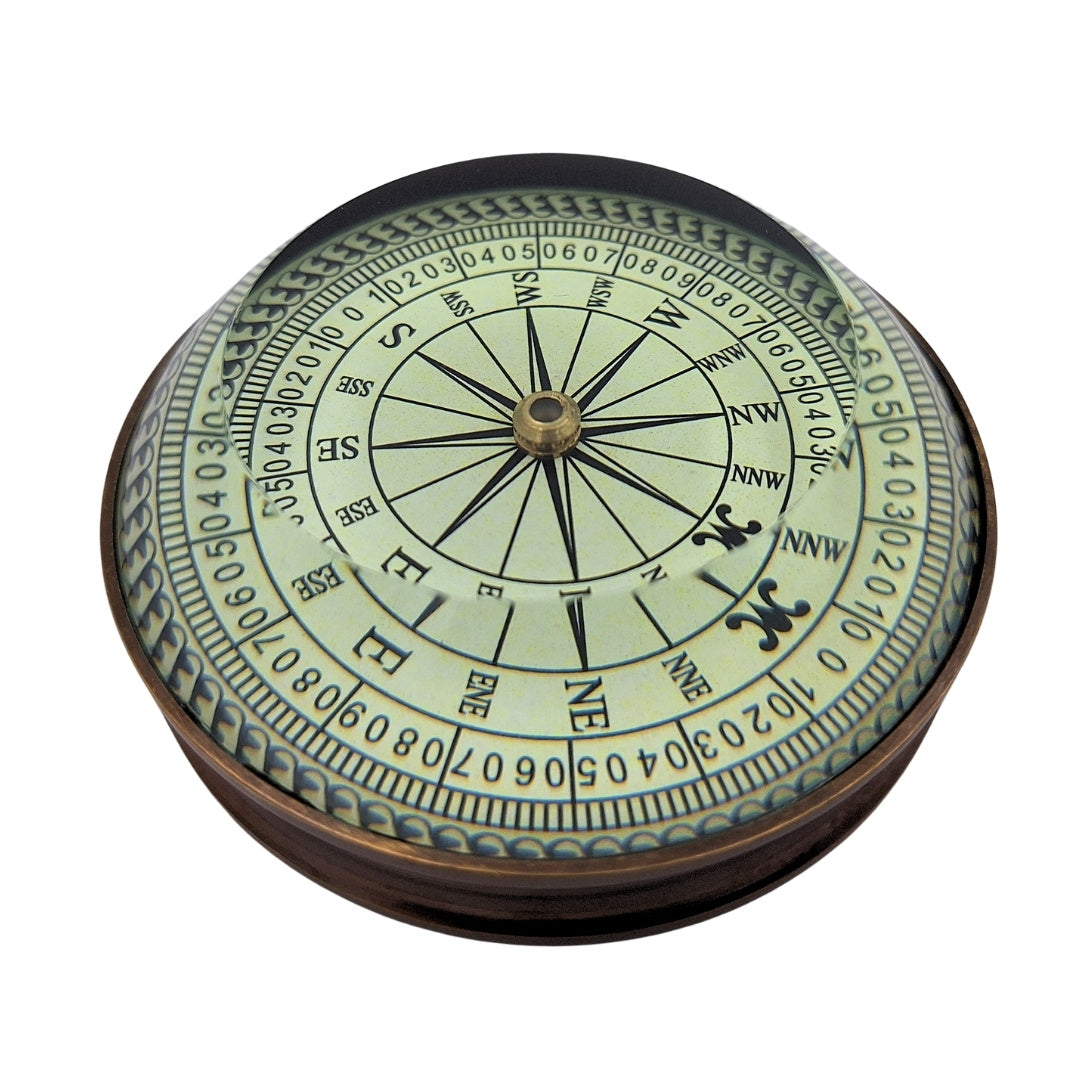Bússola de Lente de Latão Retro Réplica com Gravação – Presente Personalizado para Viajante, Estilo Marinheiro, Dimensões 8x8x2,7 cm, Latão e Vidro, Provérbio Inspirador