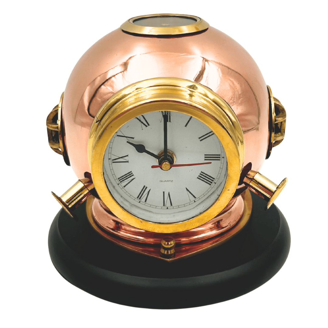 Relógio de Secretária Capacete de Mergulhador com Bússola - Latão em Base de Madeira com Possibilidade de Gravação Personalizada - Presente Ideal para Amantes do Mar e do Estilo Vintage - Altura 16 cm, Diâmetro do Relógio 8,5 cm