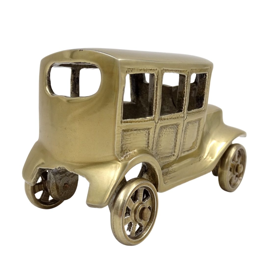 Modelo de Carro Retro BMW Dixi em Metal na Cor Latão Antigo com Possibilidade de Personalização por Gravação
