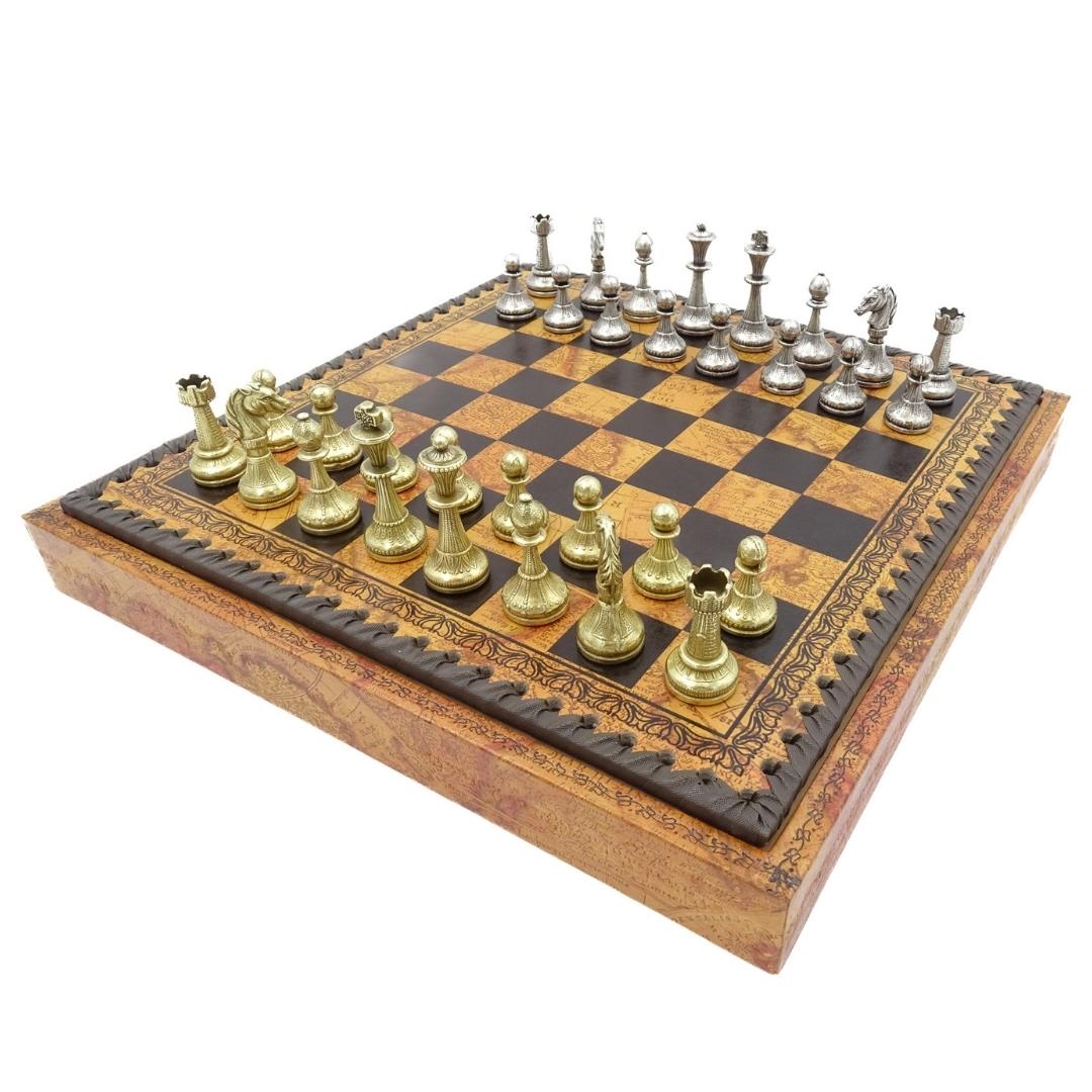 Xadrez metálico exclusivo Italfama 28x28 cm com possibilidade de gravação personalizada, tabuleiro castanho-preto, peças dourado-prateadas
