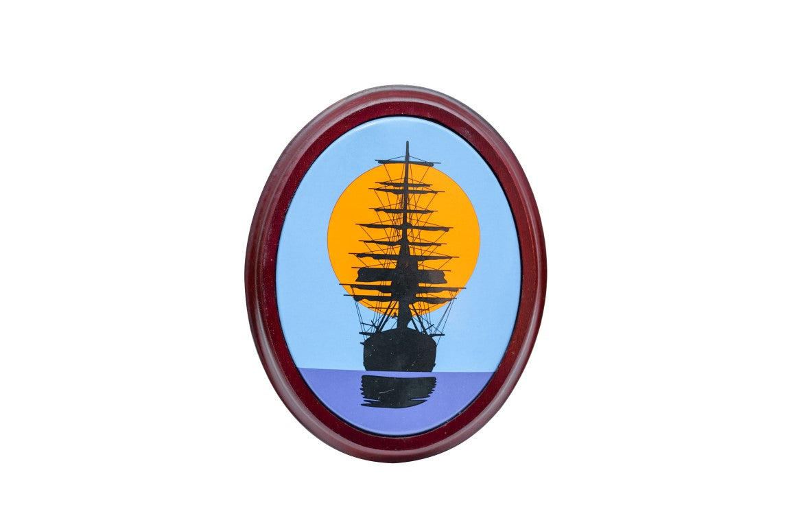 Placa Esmaltada Navio à Vela ao Pôr do Sol com Moldura de Madeira