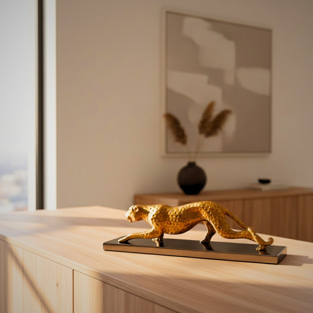 Figura Decorativa Elegante Leopardo Dourado 42 cm com Gravação Personalizada