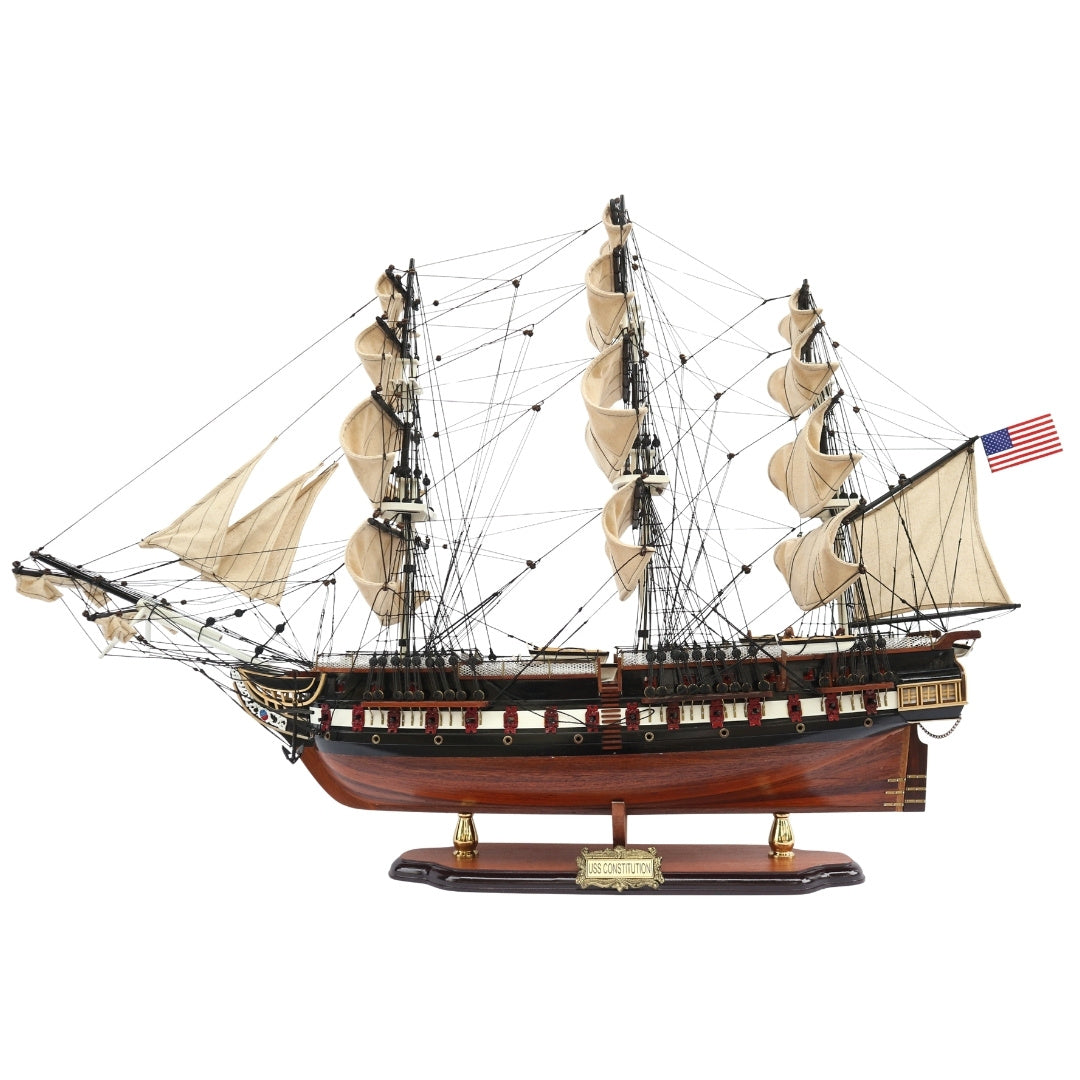 Grande modelo exclusivo do veleiro USS Constitution 100cm com possibilidade de personalização por gravação