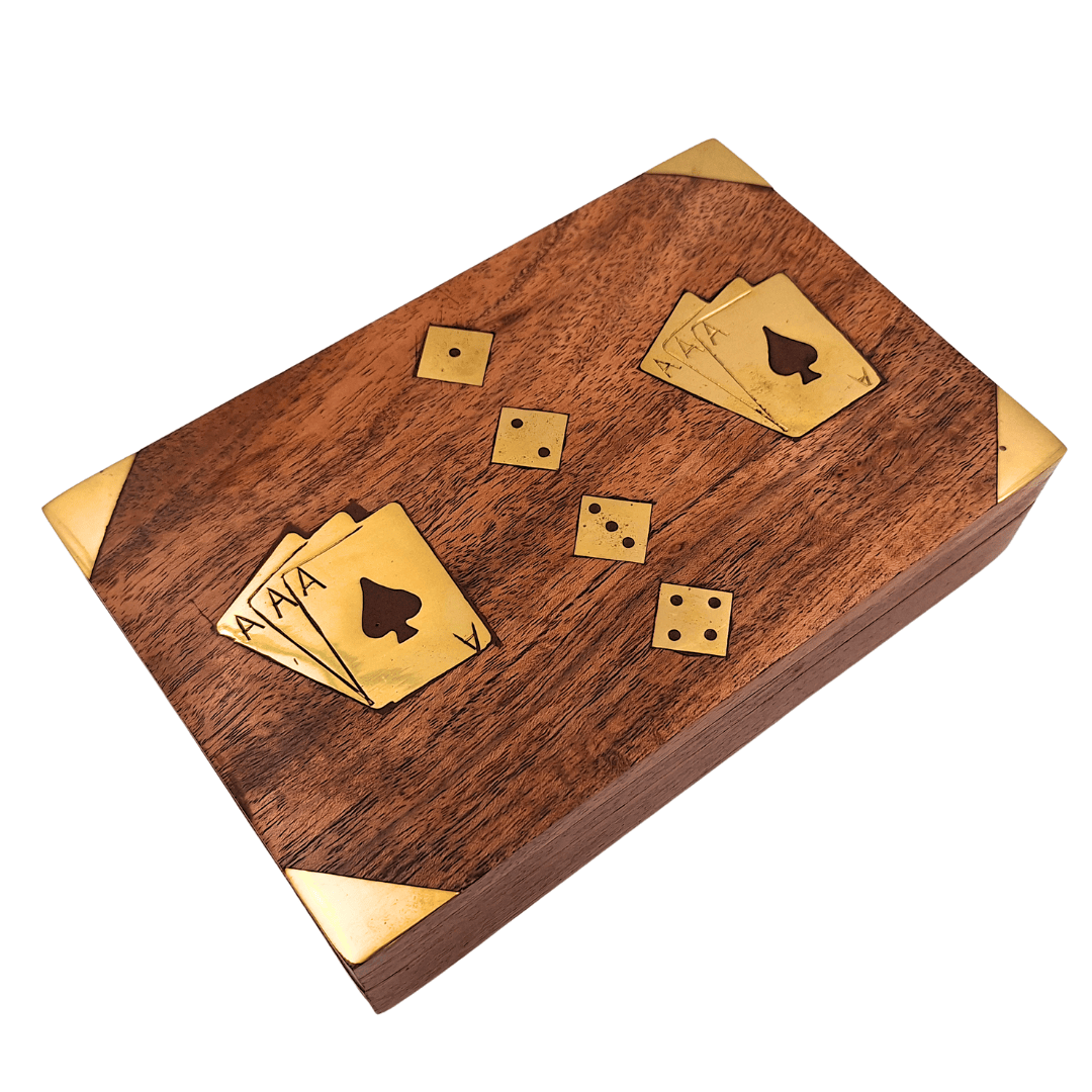 Conjunto Elegante para Jogo com Dois Baralhos e Dados em Estojo de Madeira com Decorações em Latão - Gravação Personalizada