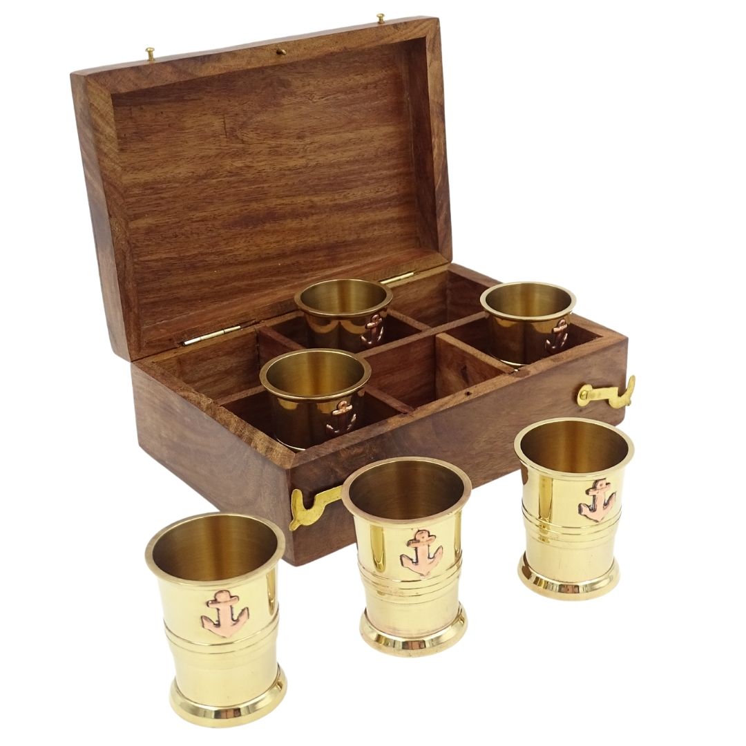 Conjunto de 6 Copos Metálicos com Âncora em Caixa de Madeira - Ideal para Presente com Possibilidade de Personalização com Gravação - Latão Dourado, Capacidade 50 ml, Design Elegante para Amantes da Náutica