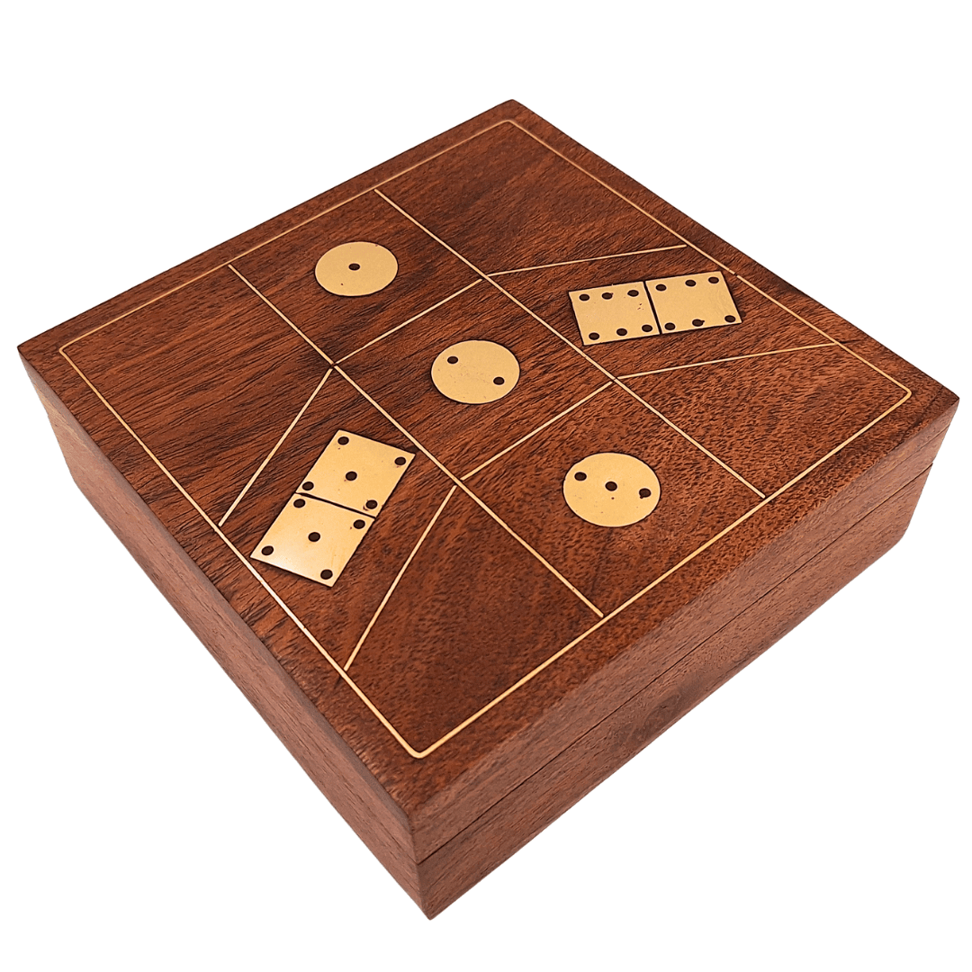 Conjunto Elegante de Jogos em Caixa de Madeira com Gravação