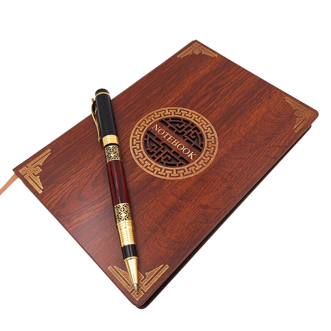 Conjunto de Presente Premium Exclusivo Caderno A5 com Capa de Madeira e Caneta – Personalização por Gravação, Ideal para Presente para Chefe, Professor, Artista – Castanho Escuro com Elementos Dourados
