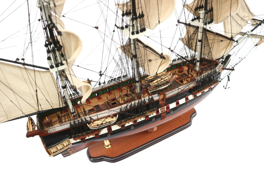 Grande modelo exclusivo do veleiro USS Constitution 100cm com possibilidade de personalização por gravação