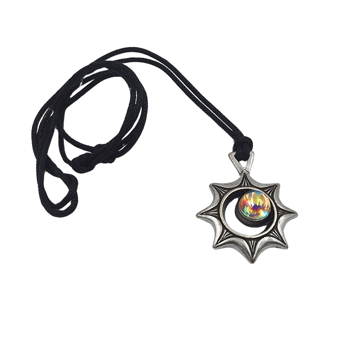 Colar Eclipse Solar com gravação – Ilusão Óptica com Cristais da Chéquia, Presente Personalizado para Viajantes, Zamak de Alta Qualidade, Comprimento Regulável 45-62 cm