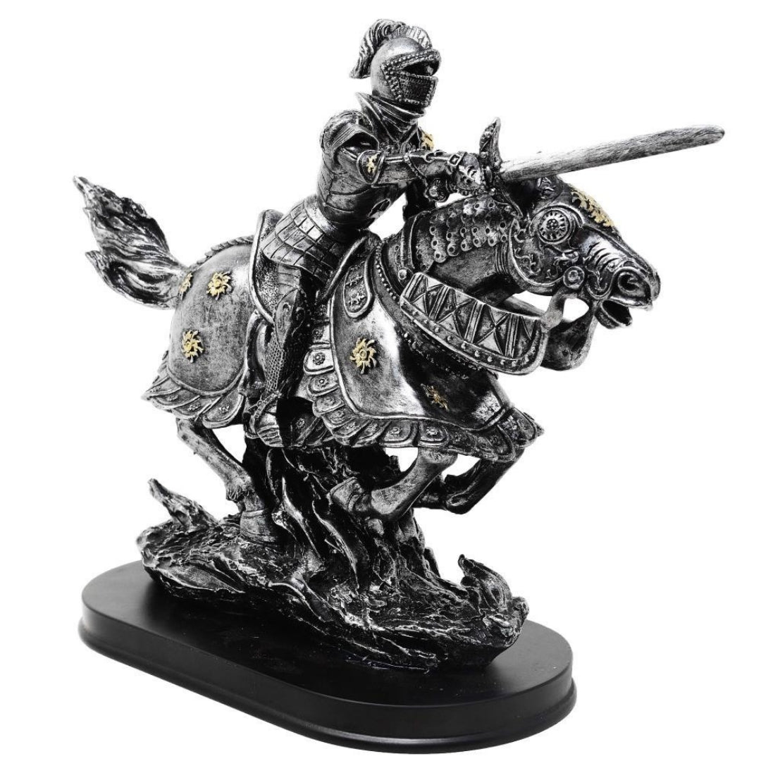 Figura Cavaleiro a Cavalo 31 cm – Polyresina Pintada à Mão com Possibilidade de Personalização por Gravação