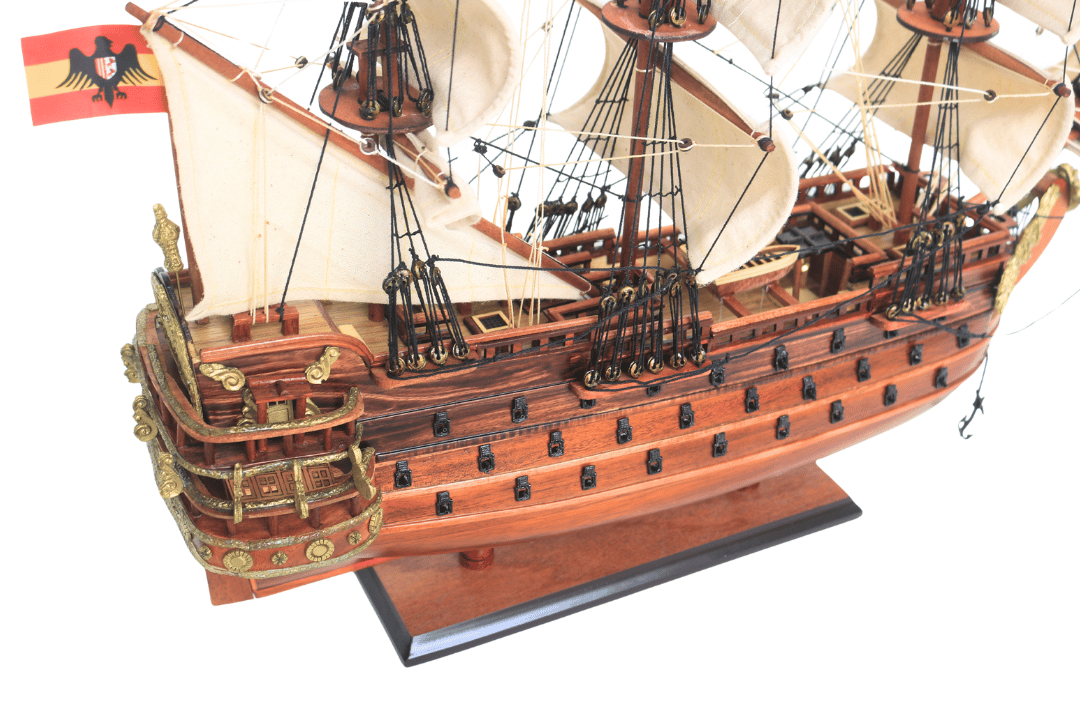 Modelo exclusivo do veleiro San Felipe – SF4, com possibilidade de personalização por gravação