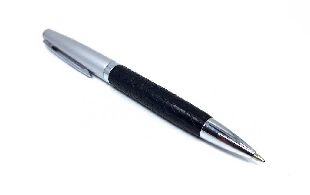 Caneta metálica elegante DL1 com possibilidade de personalização por gravação
