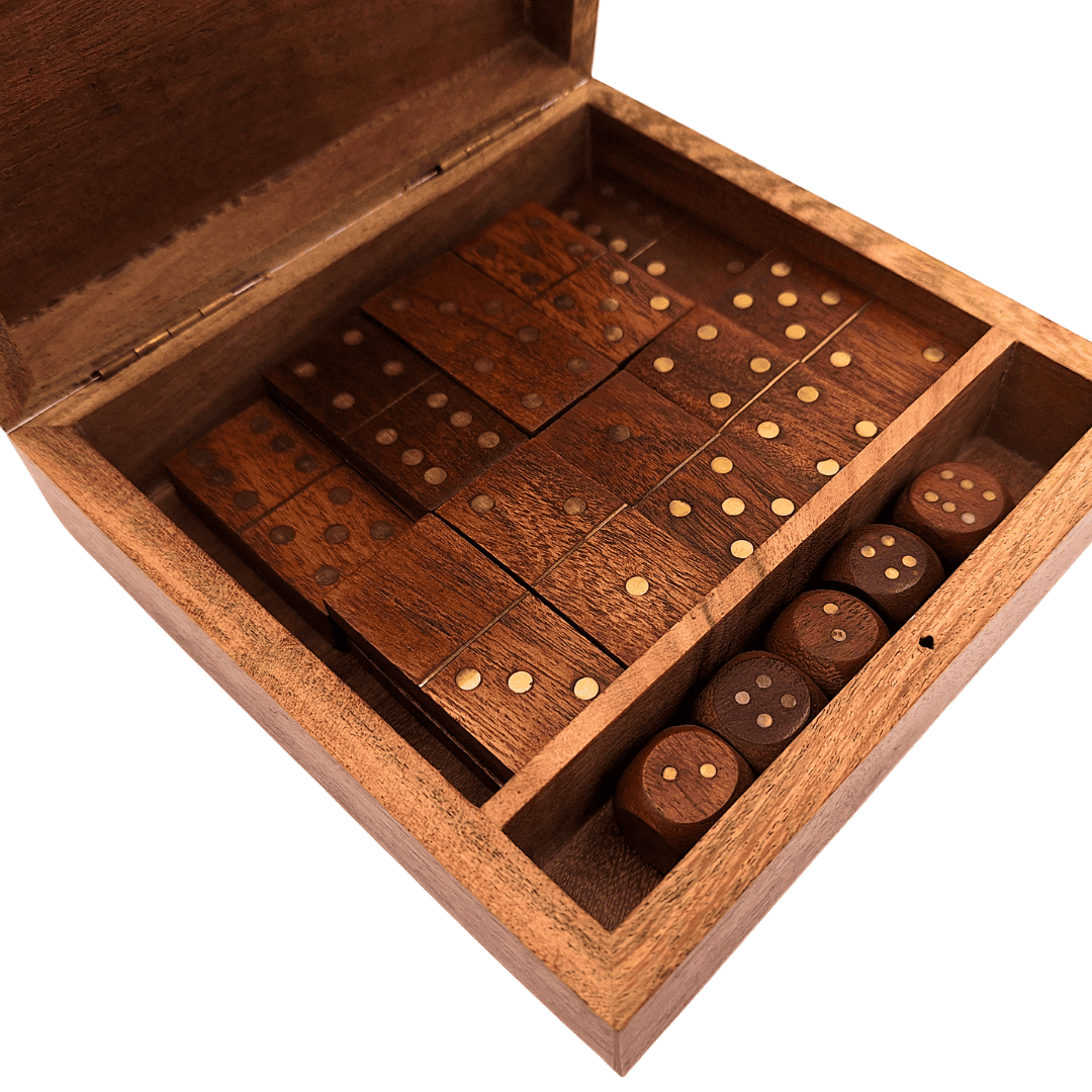 Conjunto Elegante de Jogos em Caixa de Madeira com Gravação