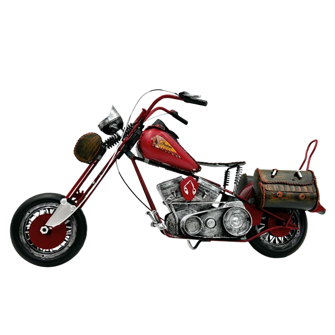 Modelo clássico grande de motocicleta chopper em metal na cor vermelha com possibilidade de personalização por gravação