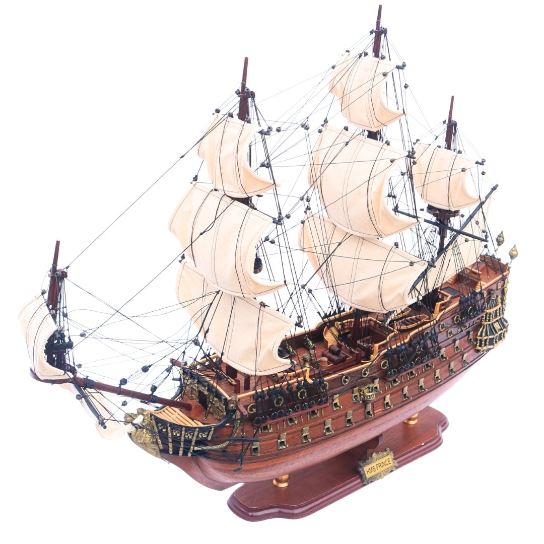 Grande modelo exclusivo do veleiro HMS Prince 94cm com possibilidade de personalização por gravação