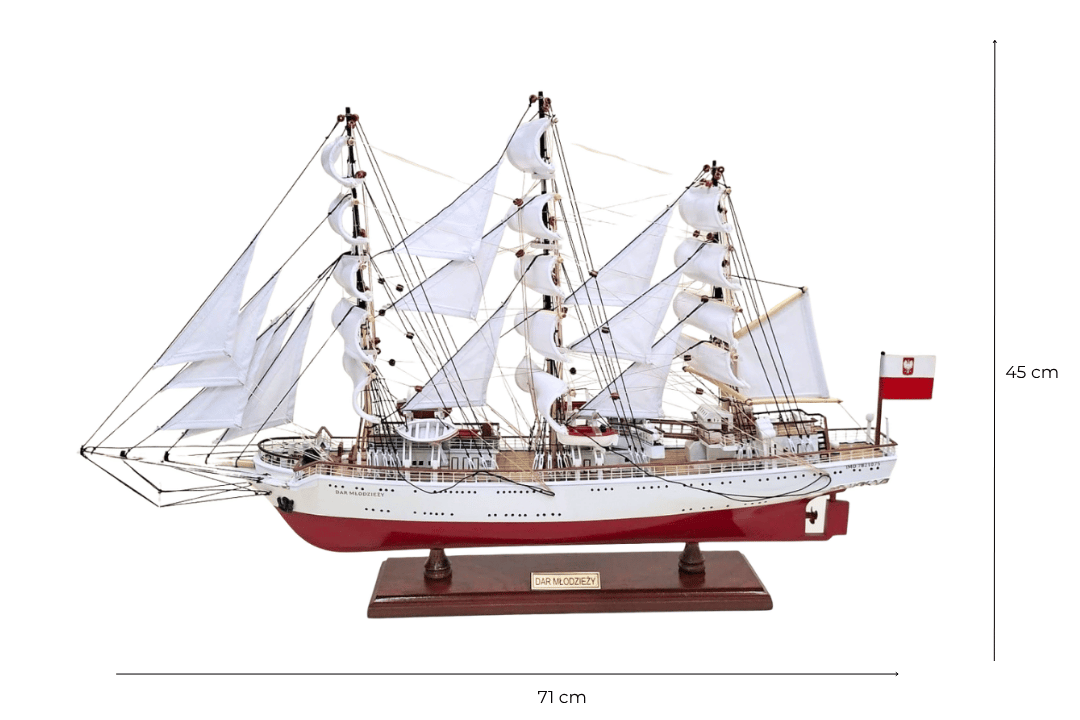 Modelo exclusivo do veleiro Dar Młodzieży XXL 71 cm, com possibilidade de personalização por gravação