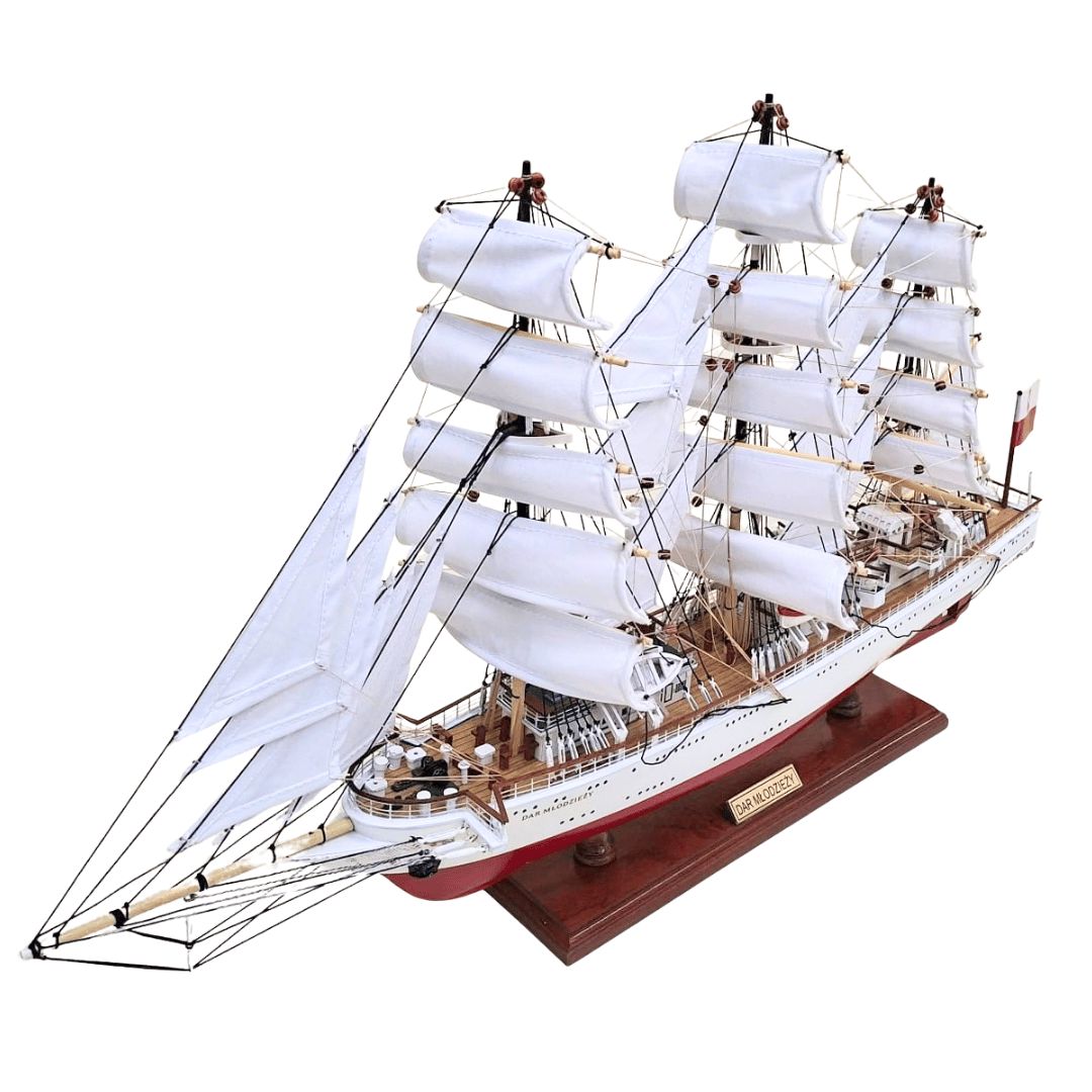Modelo exclusivo do veleiro Dar Młodzieży XXL 71 cm, com possibilidade de personalização por gravação