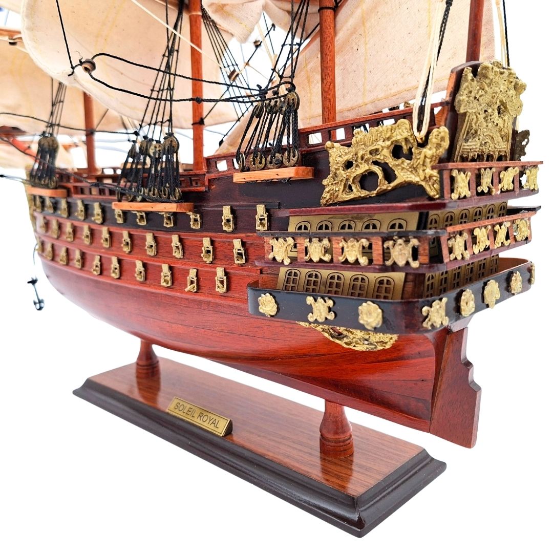 Modelo do veleiro Soleil Royal montado 46 cm - Feito à mão em madeira exótica com possibilidade de personalização por gravação