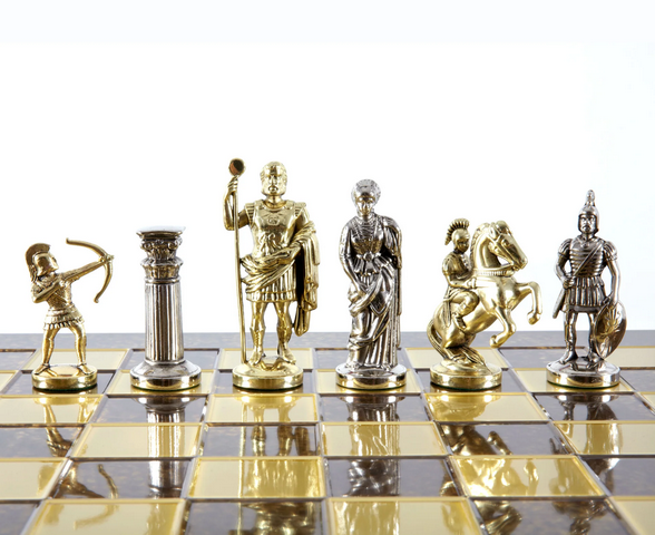 Xadrez em latão dourado-prateado com gravação – Presente exclusivo para ocasiões especiais – Dimensões 44x44cm, altura do rei 9,7cm, feito à mão, materiais luxuosos