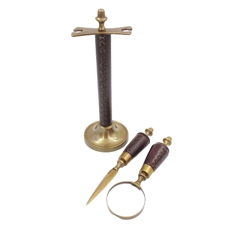 Conjunto para Secretária com Lupa e Cortador de Papel MIS-0742 com Possibilidade de Personalização com Gravação, Estojo Elegante em Pele, Ideal para Presente, Dimensões: 18 x 7,5 x 3,5 cm (lupa), 18 x 3,5 x 3,5 cm (cortador)