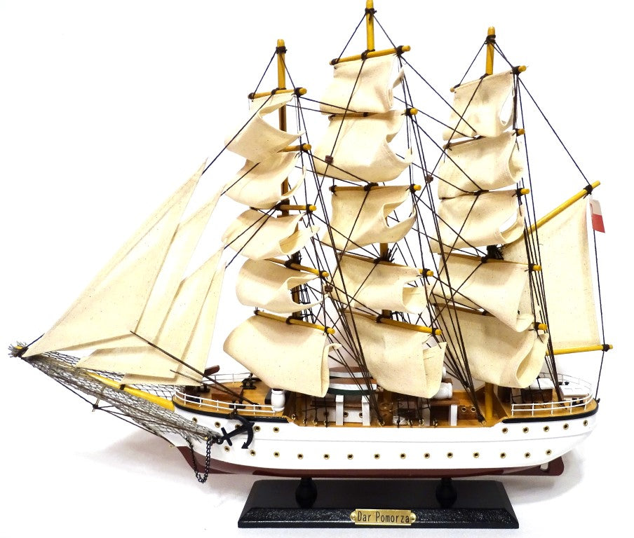 Modelo de veleiro Dar Pomorza 50cm com possibilidade de gravação personalizada
