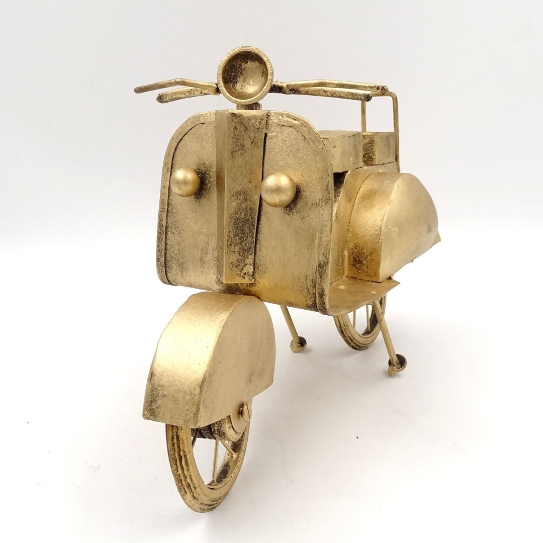 Modelo Retro de Scooter em Metal NC2860 na Cor Latão Antigo com Possibilidade de Personalização por Gravação