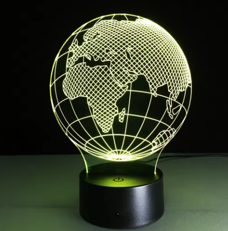 Candeeiro LED Globo com 7 cores de luz, possibilidade de personalização por gravação, presente ideal para viajantes, altura 17 cm, cabo USB