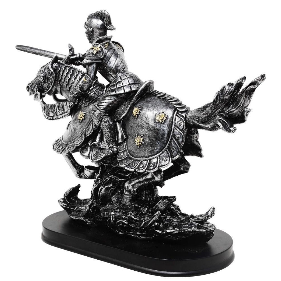 Figura Cavaleiro a Cavalo 31 cm – Polyresina Pintada à Mão com Possibilidade de Personalização por Gravação