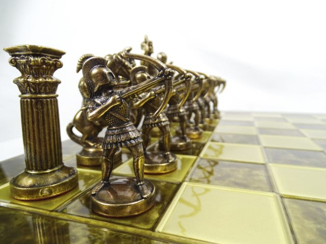 Xadrez em latão Arqueiros 44x44 cm com possibilidade de personalização por gravação - Presente de luxo para amantes de mitologia e estratégia, peças feitas à mão de alta qualidade