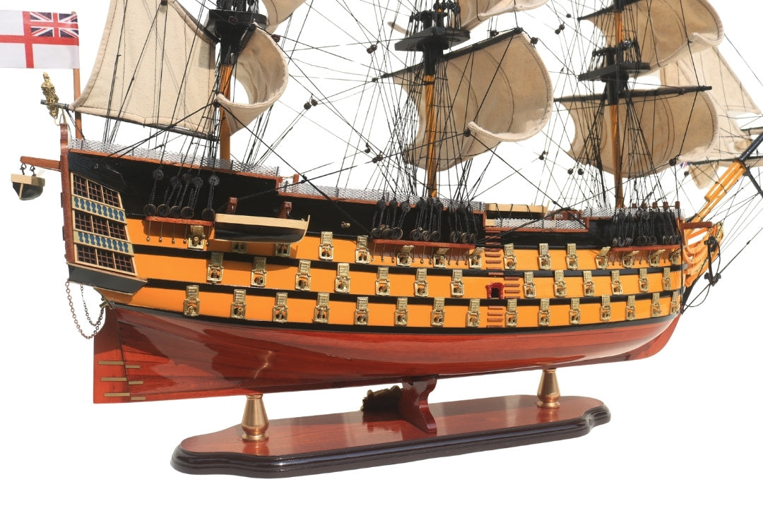 Modelo do veleiro HMS Victory 80cm montado com possibilidade de personalização por gravação - Decoração exclusiva para oferecer, feito à mão em madeira exótica, alta qualidade e atenção aos detalhes