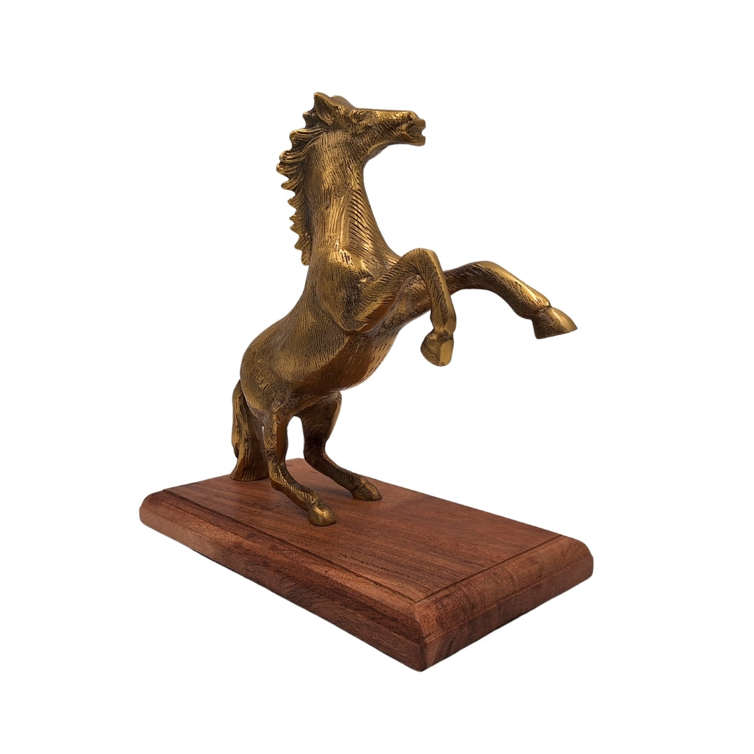 Figura de Cavalo em Alumínio com Base de Madeira com Possibilidade de Personalização por Gravação - Presente Elegante em Cor Dourada e Castanha, Altura 27,5 cm