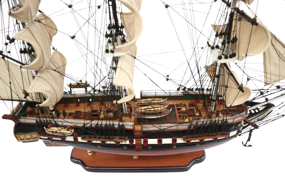 Grande modelo exclusivo do veleiro USS Constitution 100cm com possibilidade de personalização por gravação