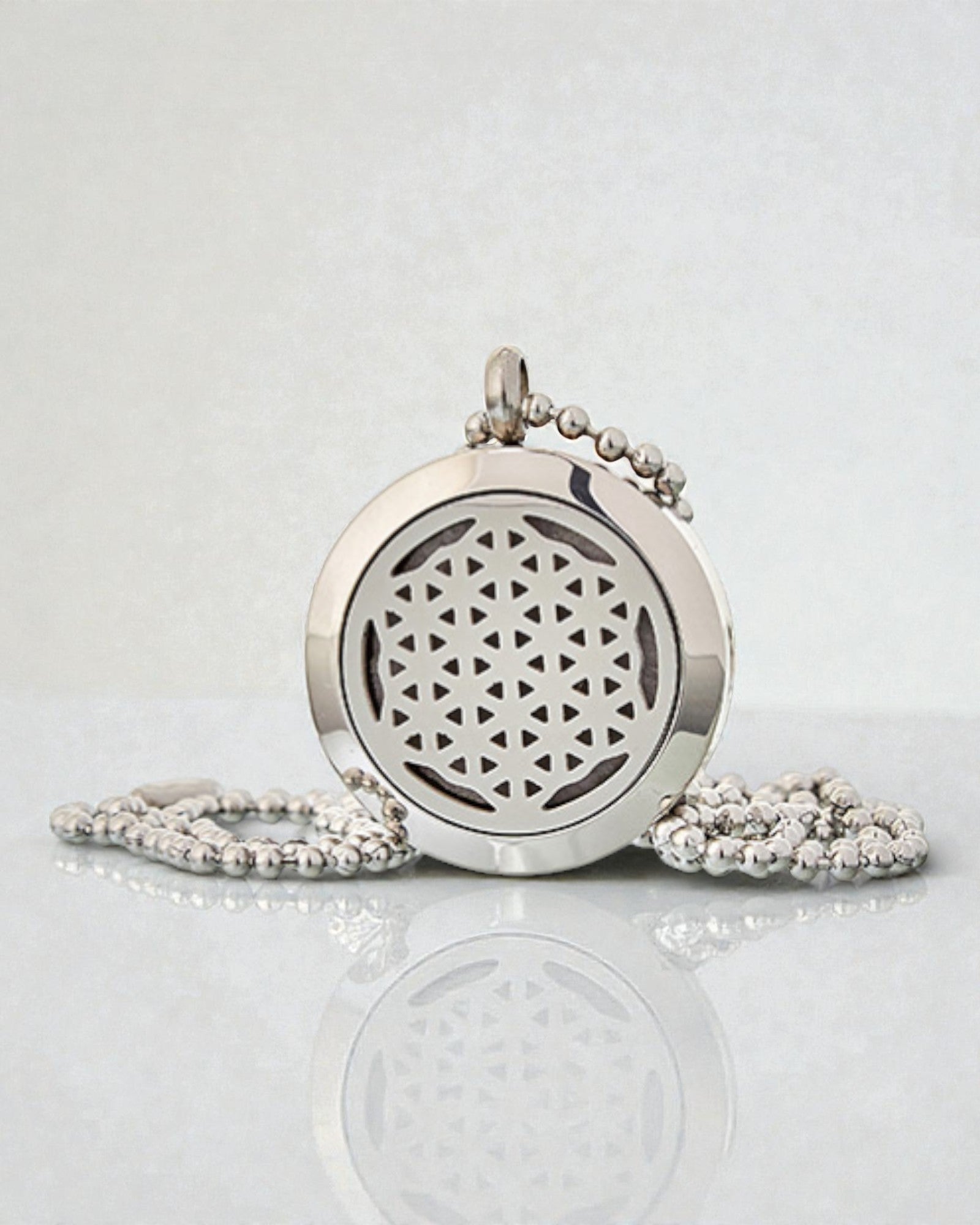 Aurelia Vita – Colar Difusor de Aromaterapia Flor da Vida 25 mm em Aço Inoxidável